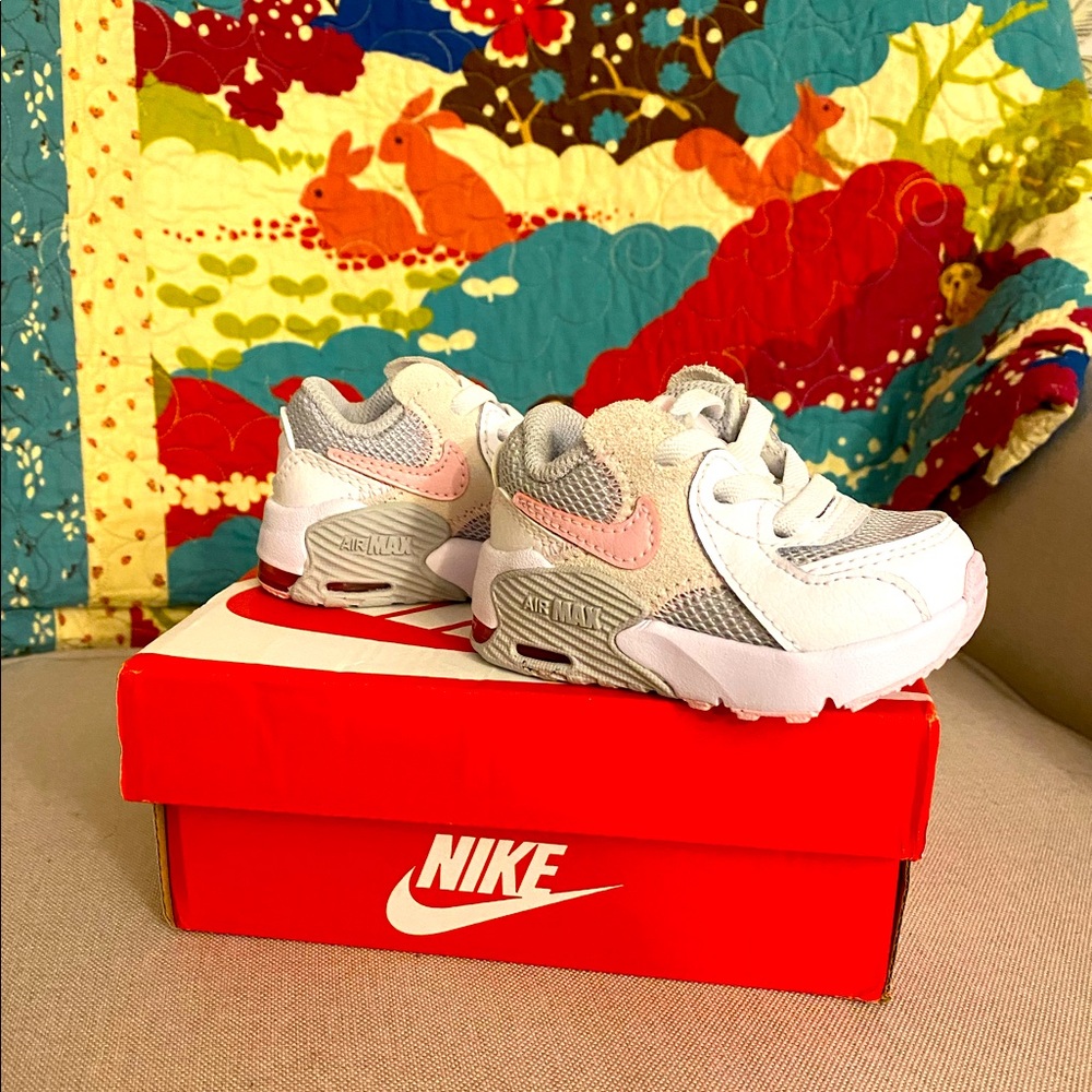 Toddler Size 2c Nike Air Max Excee BRAND NEW